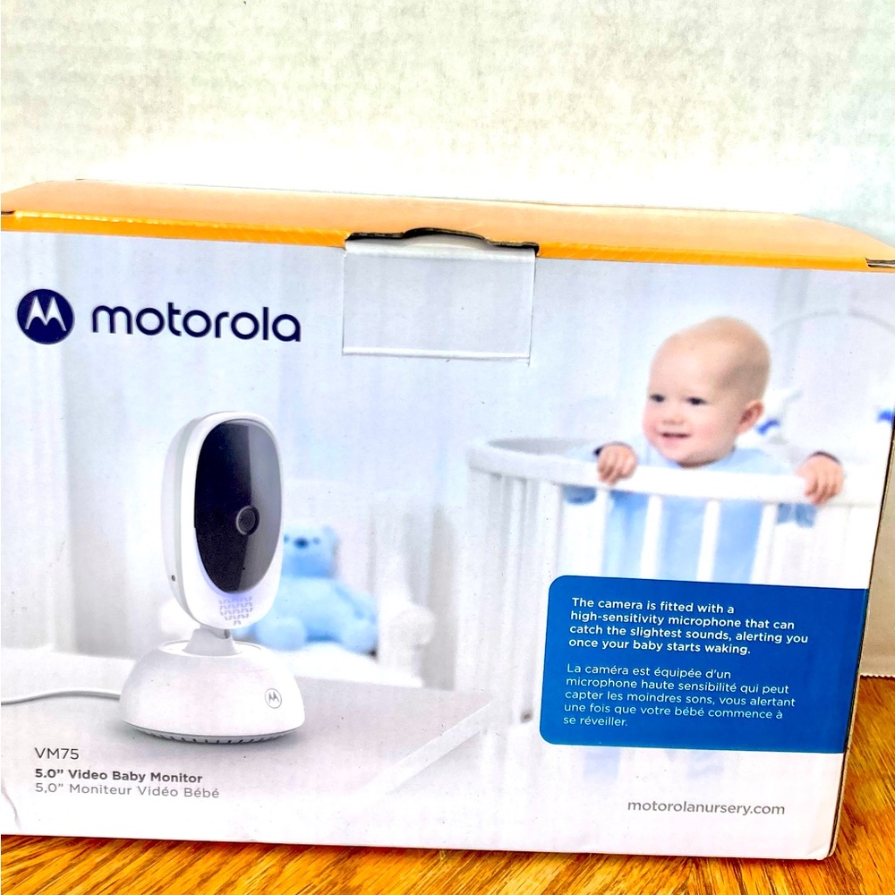 Motorola VM75 Color Video Baby Monitor With Camera Open Box Works 5in Screen